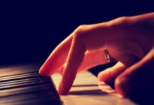 雷火电竞简介-寂静74分钟，惊雷16分钟，巴斯托尼末节接管荷克大战