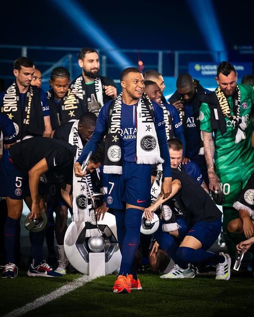 巴萨绝杀巴黎圣日耳曼,姆巴佩乌龙送礼世界杯 巴萨绝杀巴黎圣日耳曼,姆巴佩乌龙送礼世界杯